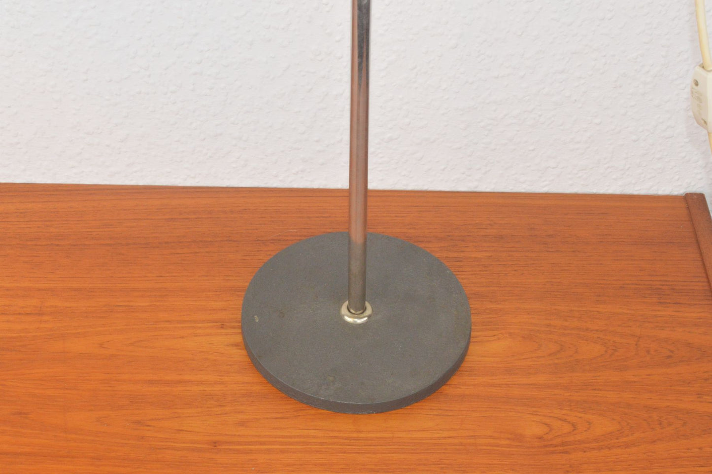 Mid-Century Cantilever Lampe Krympebelagt Bordlampe 1960'erne Bauhaus Design