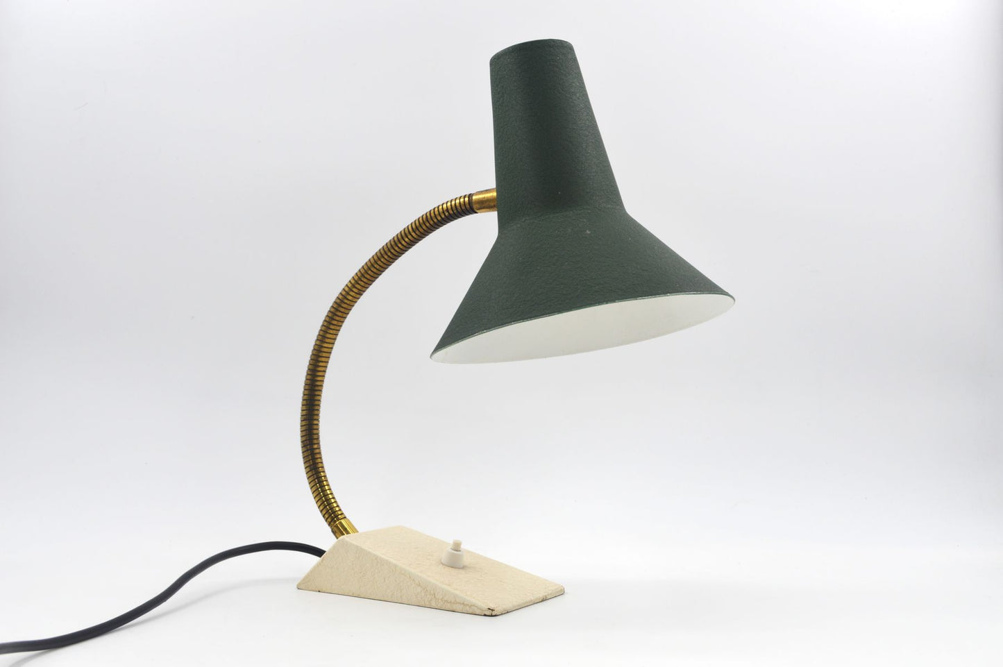 Mid-Century Hexenhut Schreibtischlampe Schrumpflack 1960s Bauhaus Design