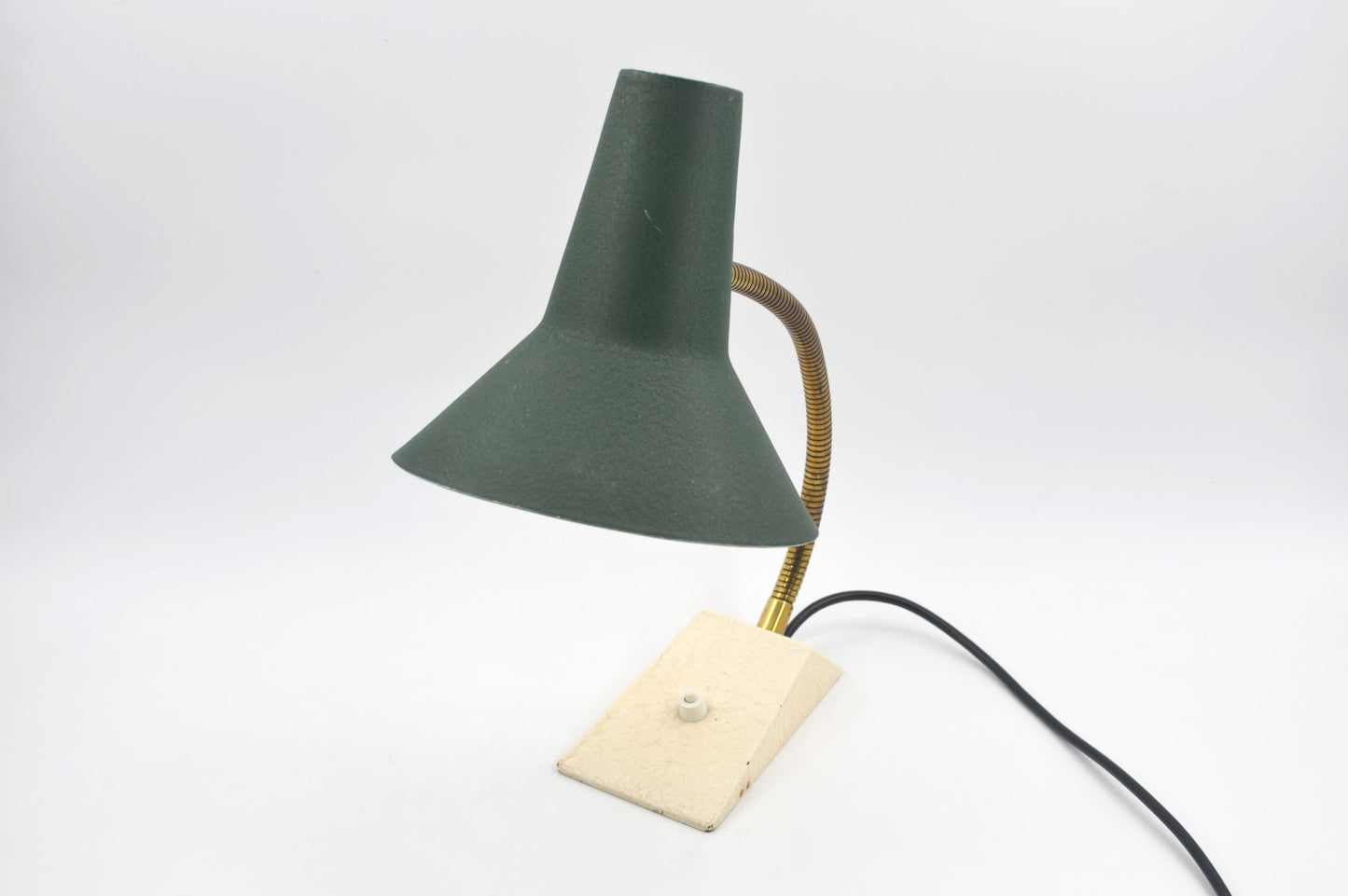 Mid-Century Hexenhut Schreibtischlampe Schrumpflack 1960s Bauhaus Design