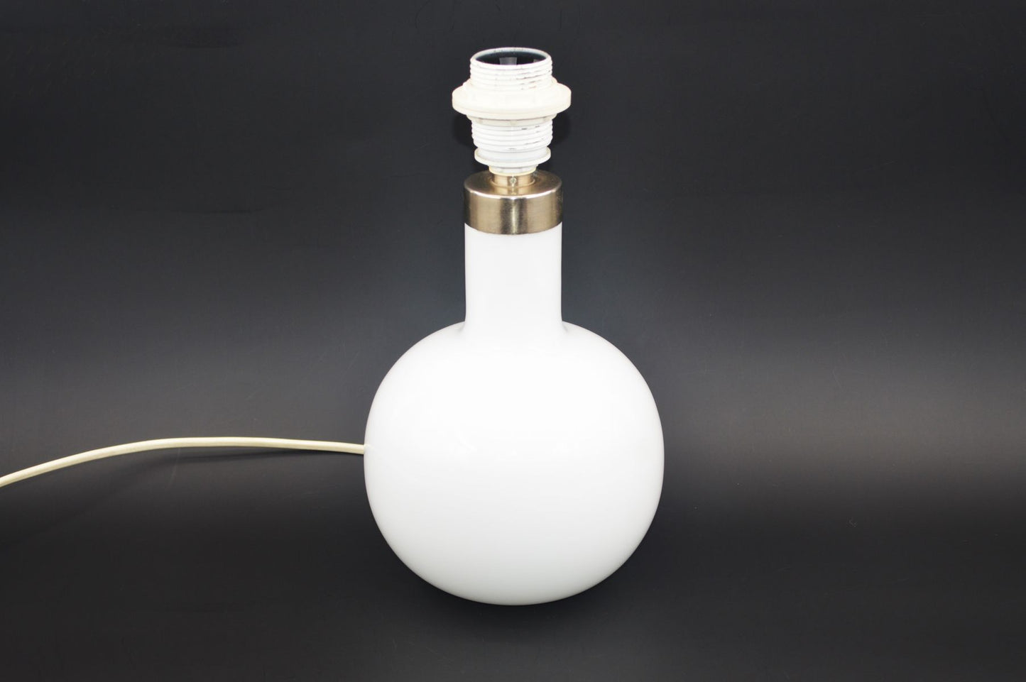 Mid-Century Holmegaard Boule Opalglas Lampe Michael Bang 1980s Danish Design