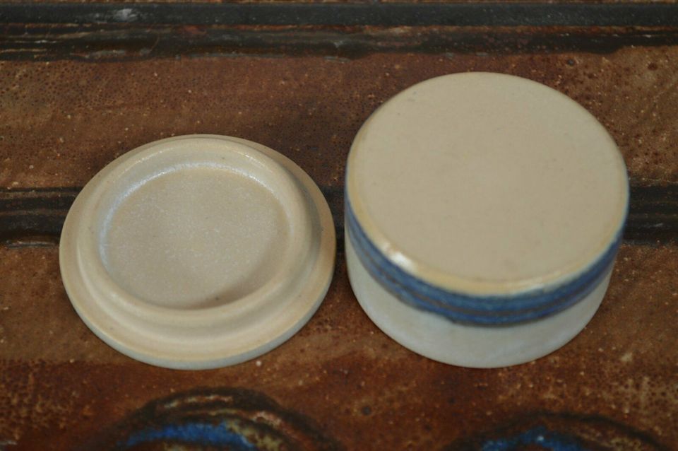 Vintage ceramic jewelry box / pill box Mid-Century handmade