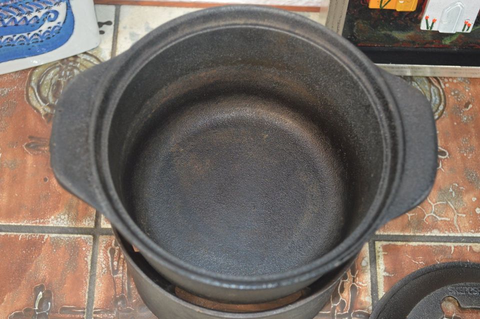 Midcentury Skeppshult cast iron fondue Swedish design handmade