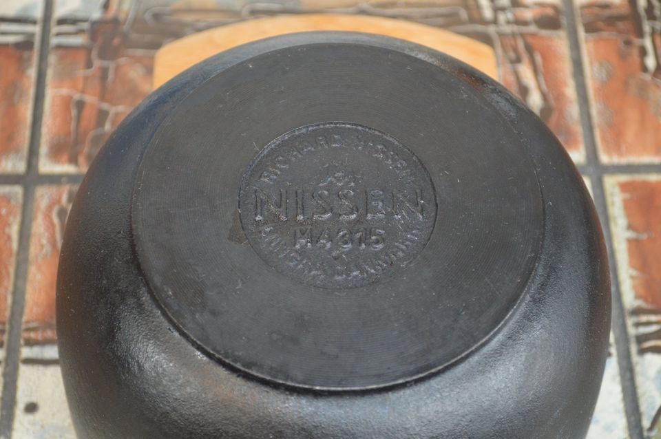 Midcentury Richard Nissen M4315 Cast Iron Fondue Danish Design